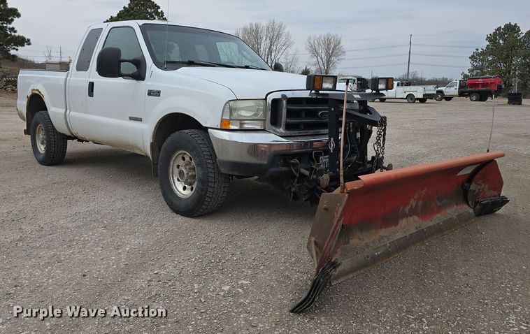 image for item DW3175 2004 Ford F250 Super Duty SuperCab pickup truck