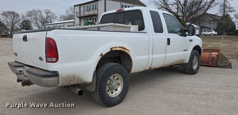 image for item DW3175 2004 Ford F250 Super Duty SuperCab pickup truck