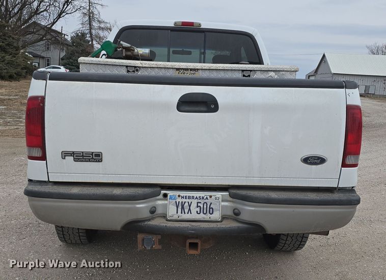 image for item DW3175 2004 Ford F250 Super Duty SuperCab pickup truck