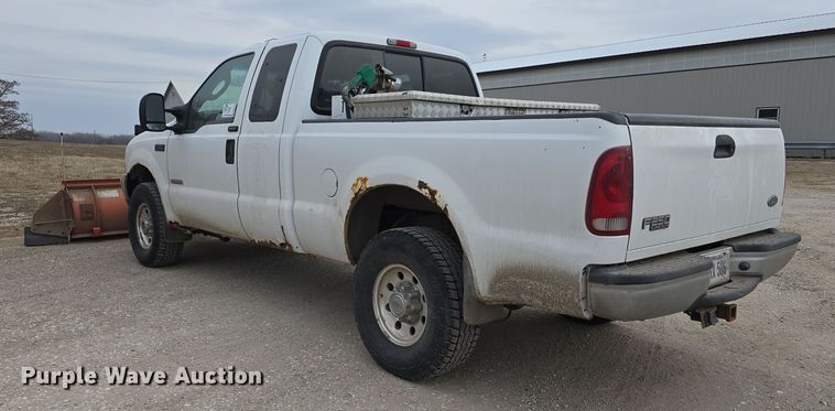 image for item DW3175 2004 Ford F250 Super Duty SuperCab pickup truck