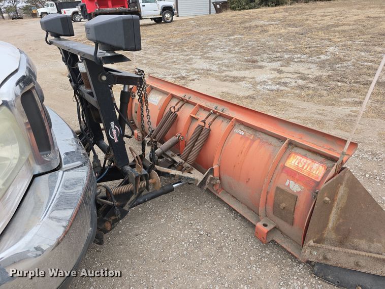 image for item DW3175 2004 Ford F250 Super Duty SuperCab pickup truck