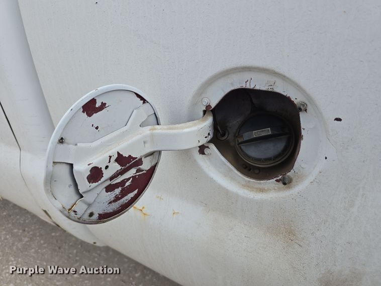 image for item DW3175 2004 Ford F250 Super Duty SuperCab pickup truck