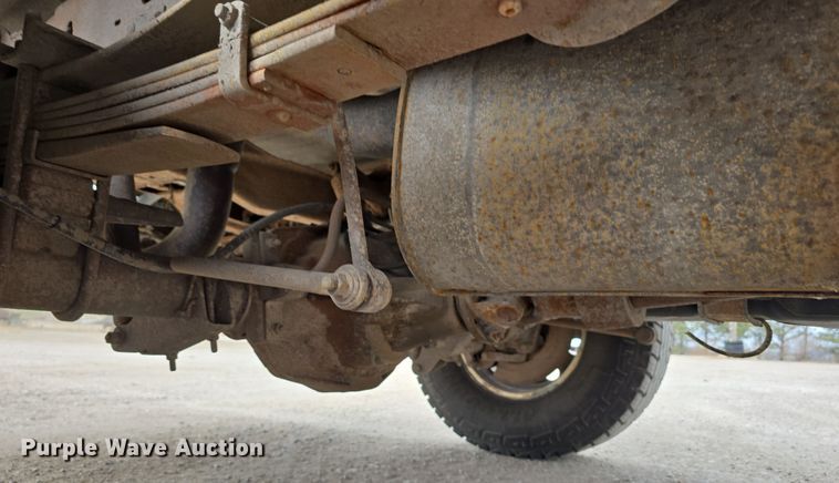 image for item DW3175 2004 Ford F250 Super Duty SuperCab pickup truck