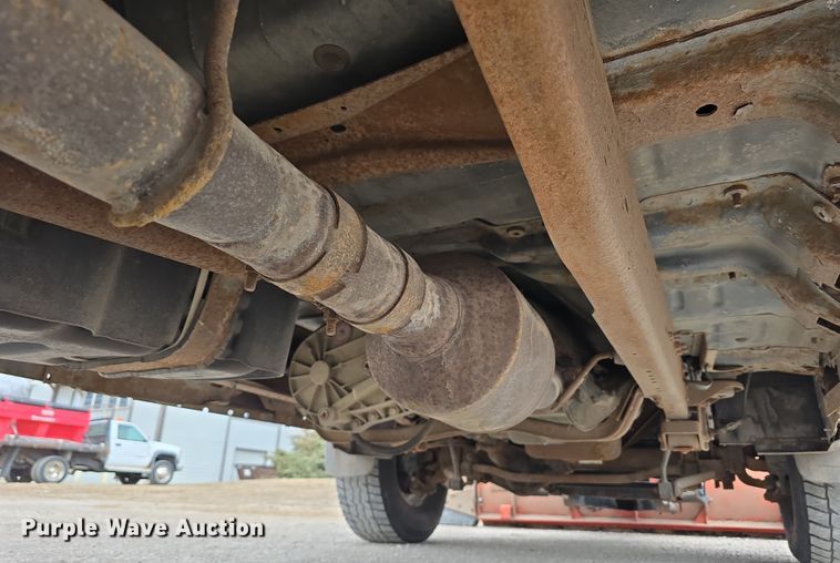 image for item DW3175 2004 Ford F250 Super Duty SuperCab pickup truck