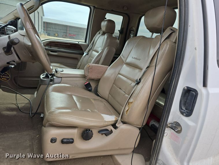 image for item DW3175 2004 Ford F250 Super Duty SuperCab pickup truck