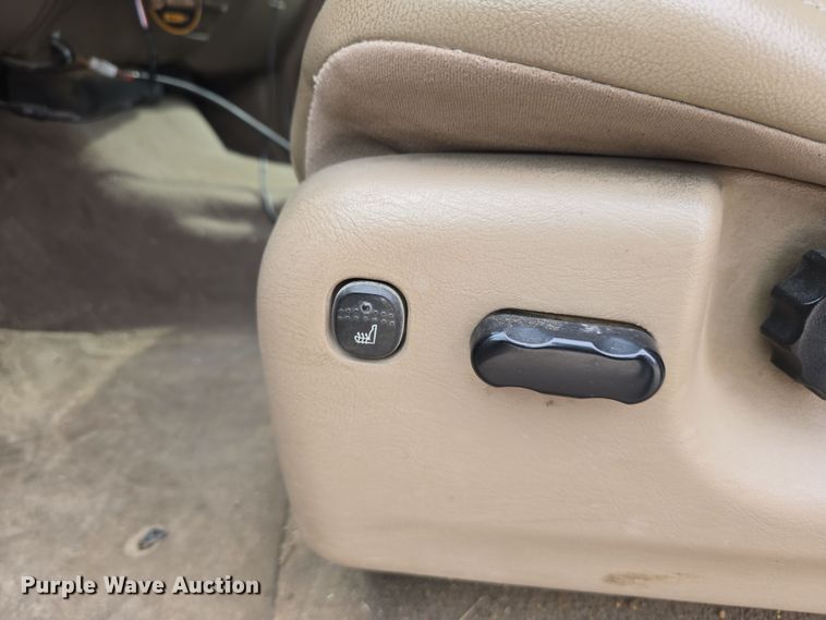 image for item DW3175 2004 Ford F250 Super Duty SuperCab pickup truck