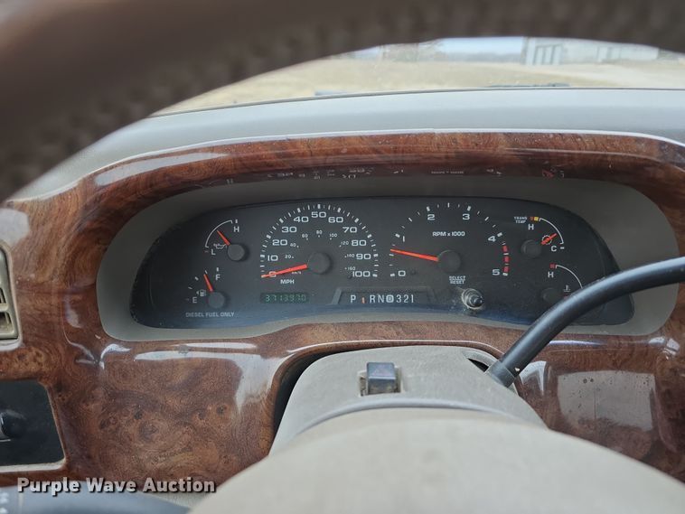 image for item DW3175 2004 Ford F250 Super Duty SuperCab pickup truck