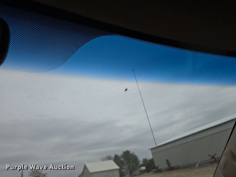 image for item DW3175 2004 Ford F250 Super Duty SuperCab pickup truck