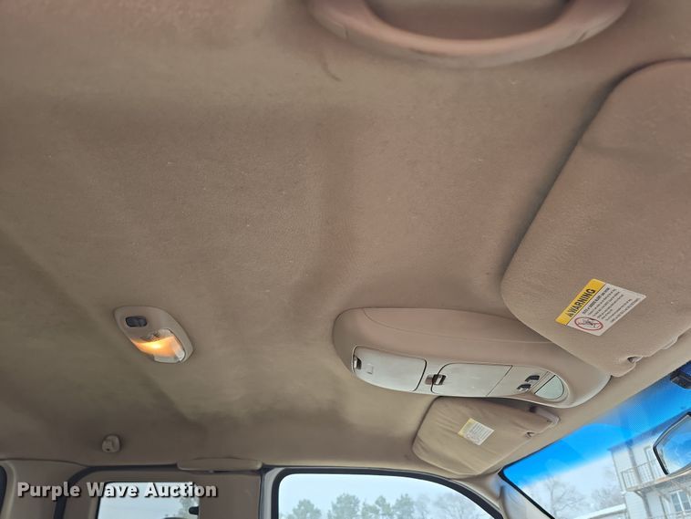 image for item DW3175 2004 Ford F250 Super Duty SuperCab pickup truck