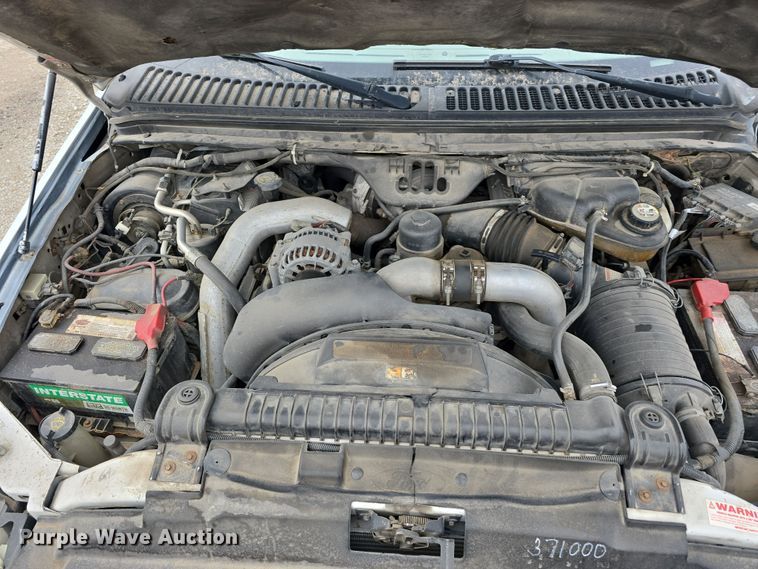 image for item DW3175 2004 Ford F250 Super Duty SuperCab pickup truck