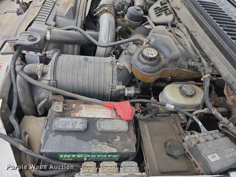 image for item DW3175 2004 Ford F250 Super Duty SuperCab pickup truck