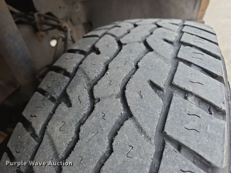 image for item DW3175 2004 Ford F250 Super Duty SuperCab pickup truck