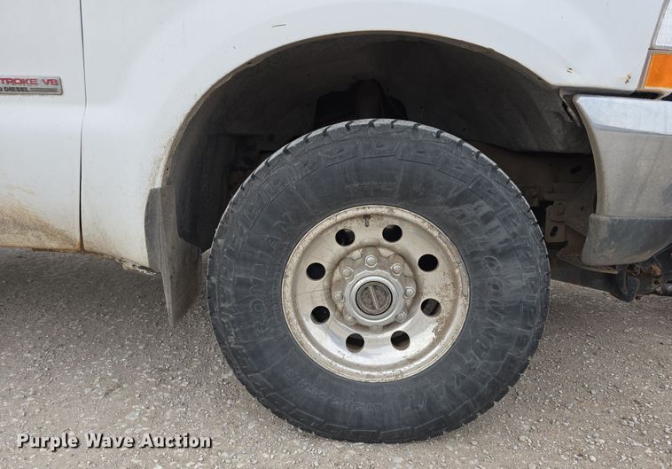 image for item DW3175 2004 Ford F250 Super Duty SuperCab pickup truck