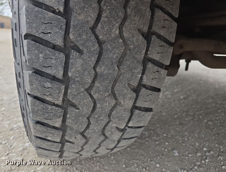 image for item DW3175 2004 Ford F250 Super Duty SuperCab pickup truck