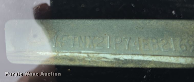 image for item DW3175 2004 Ford F250 Super Duty SuperCab pickup truck