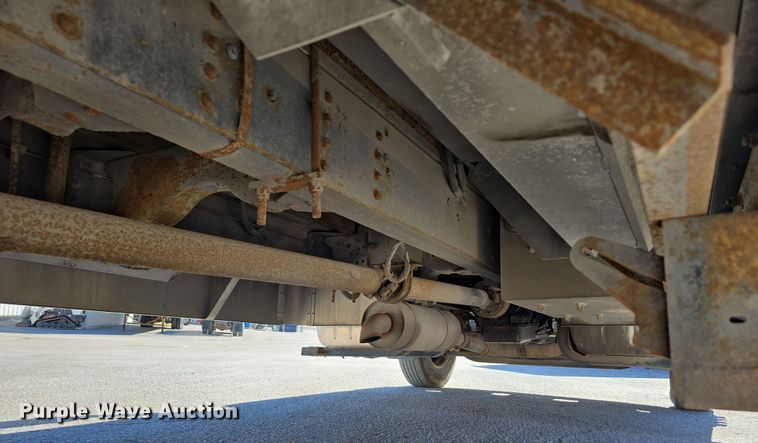 image for item DW3211 2007 Chevrolet C7500 delivery truck