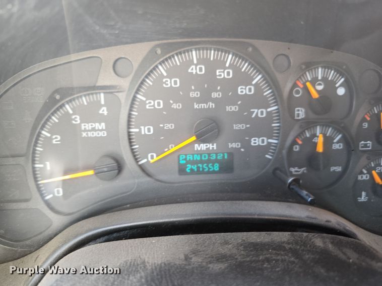 image for item DW3211 2007 Chevrolet C7500 delivery truck