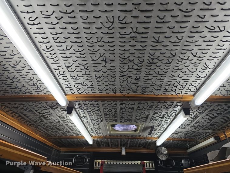 image for item DW3211 2007 Chevrolet C7500 delivery truck