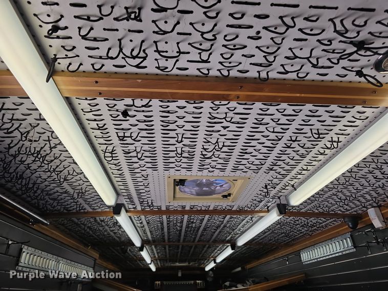 image for item DW3211 2007 Chevrolet C7500 delivery truck