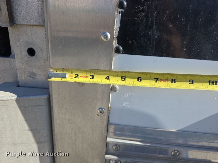 image for item DW3211 2007 Chevrolet C7500 delivery truck