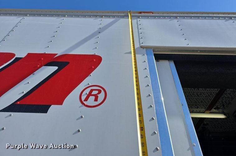 image for item DW3211 2007 Chevrolet C7500 delivery truck