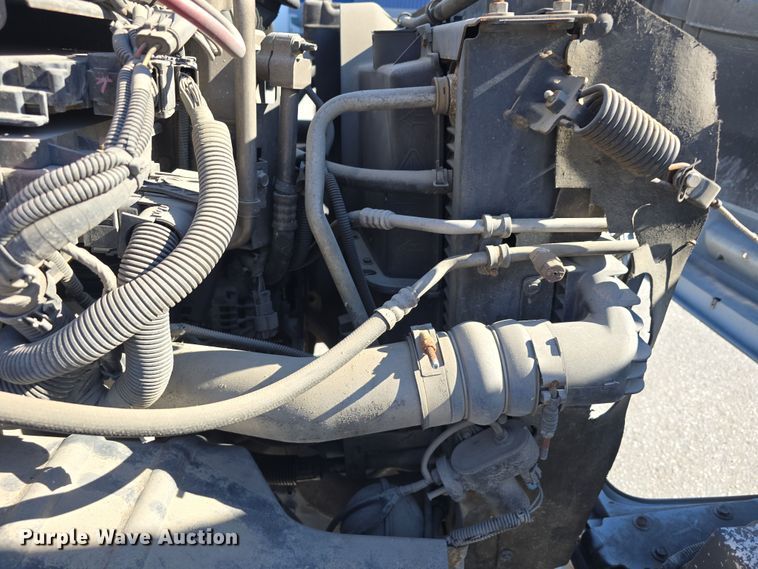 image for item DW3211 2007 Chevrolet C7500 delivery truck