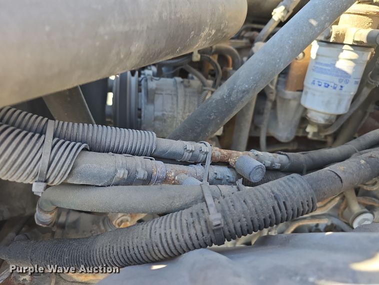 image for item DW3211 2007 Chevrolet C7500 delivery truck