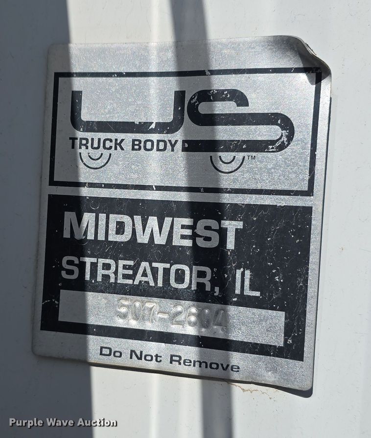 image for item DW3211 2007 Chevrolet C7500 delivery truck