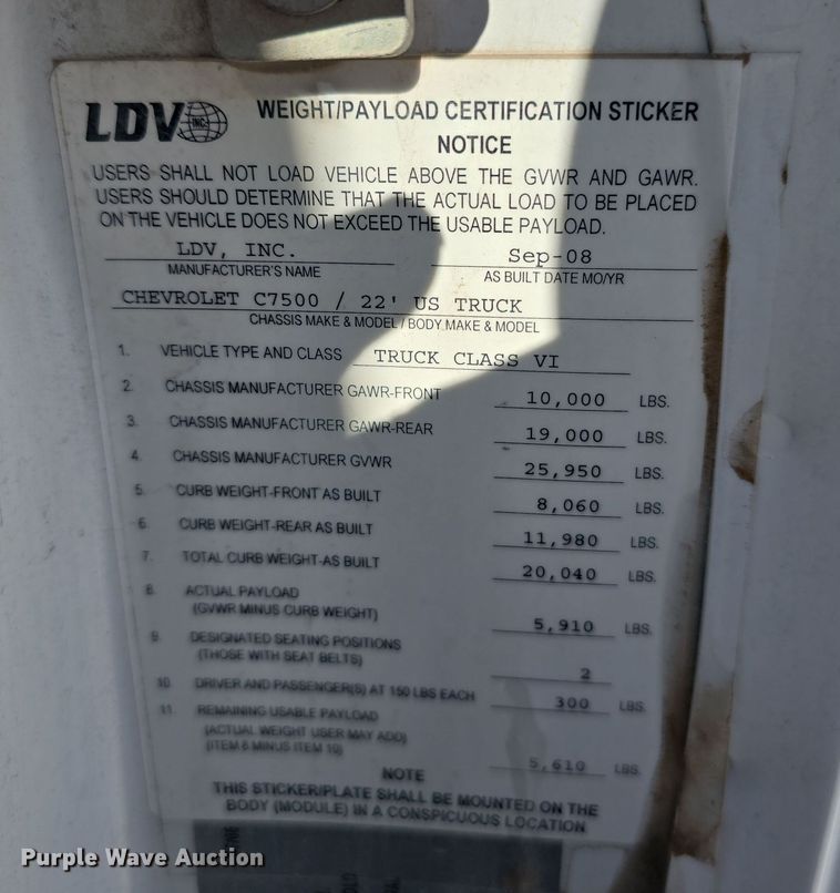 image for item DW3211 2007 Chevrolet C7500 delivery truck