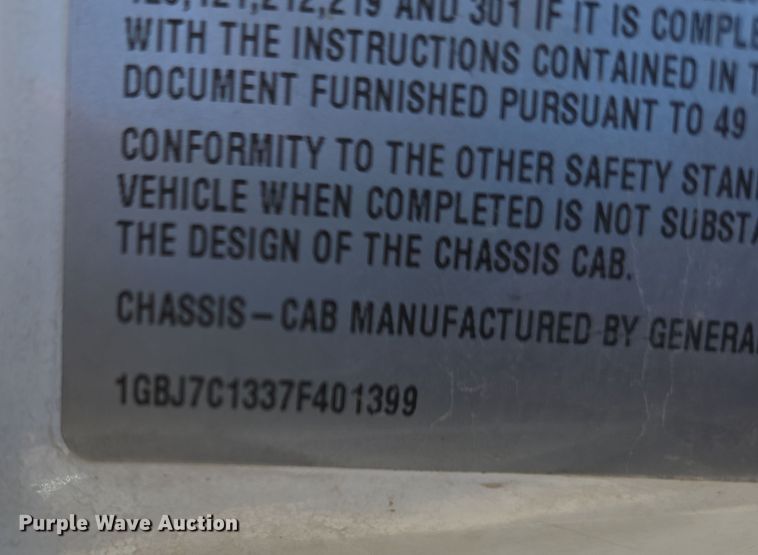 image for item DW3211 2007 Chevrolet C7500 delivery truck