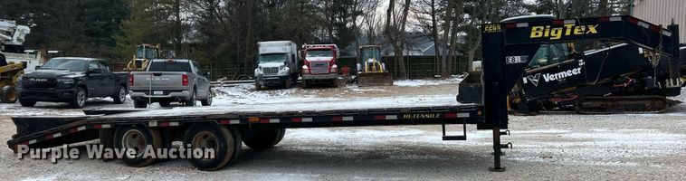 image for item DW3336 2013 Big Tex 22NG-20BK+5CP equipment trailer