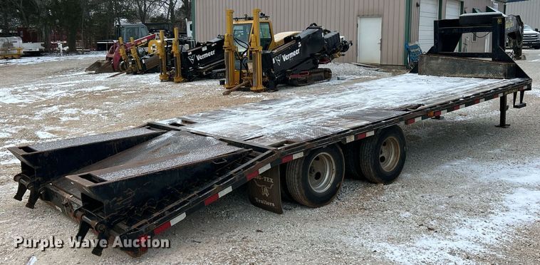 image for item DW3336 2013 Big Tex 22NG-20BK+5CP equipment trailer