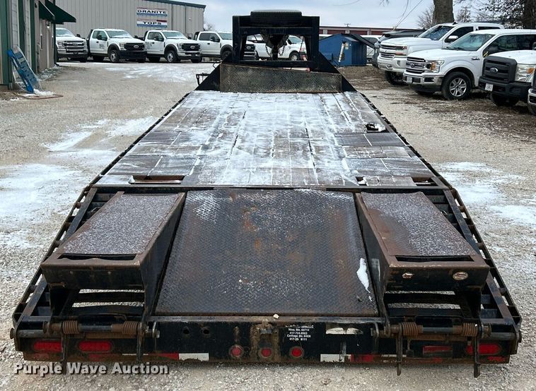 image for item DW3336 2013 Big Tex 22NG-20BK+5CP equipment trailer