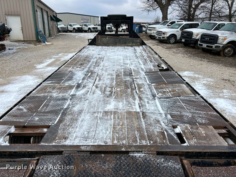 image for item DW3336 2013 Big Tex 22NG-20BK+5CP equipment trailer