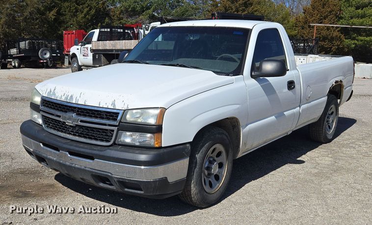 image for item DZ3985 2007 Chevrolet Silverado 1500 pickup truck