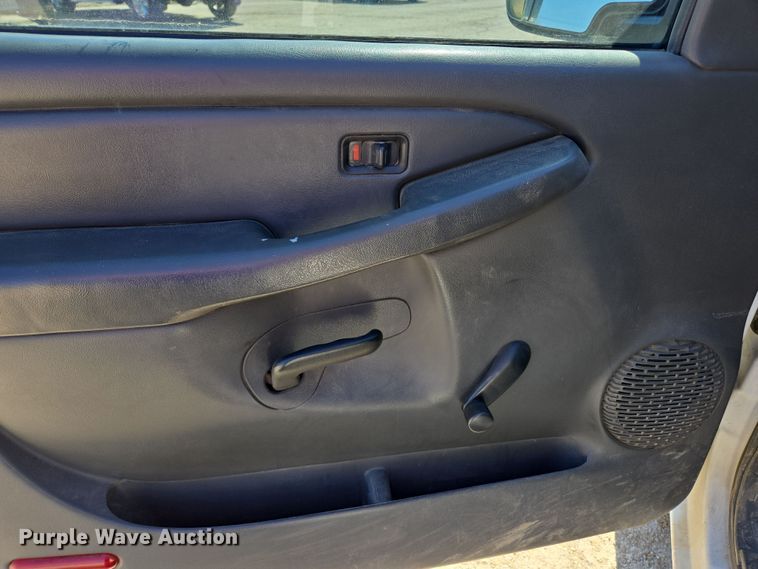 image for item DZ3985 2007 Chevrolet Silverado 1500 pickup truck