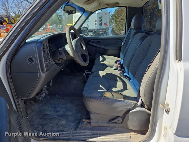 image for item DZ3985 2007 Chevrolet Silverado 1500 pickup truck