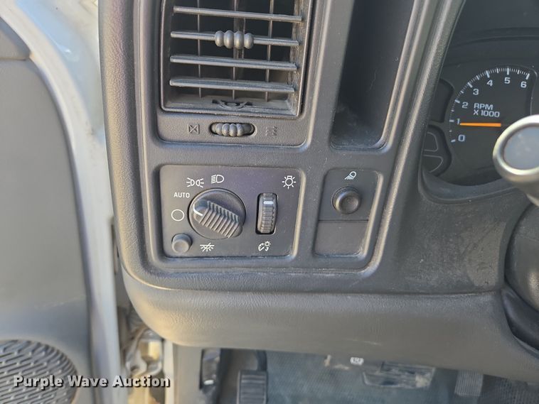 image for item DZ3985 2007 Chevrolet Silverado 1500 pickup truck