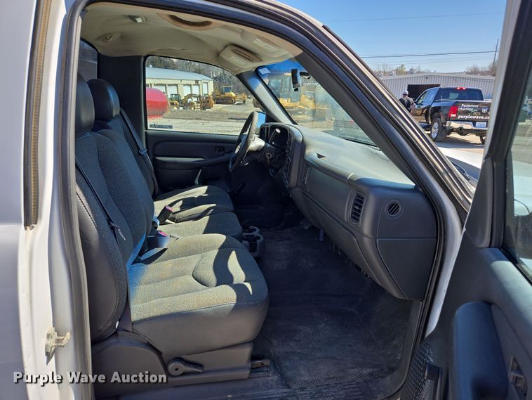 image for item DZ3985 2007 Chevrolet Silverado 1500 pickup truck