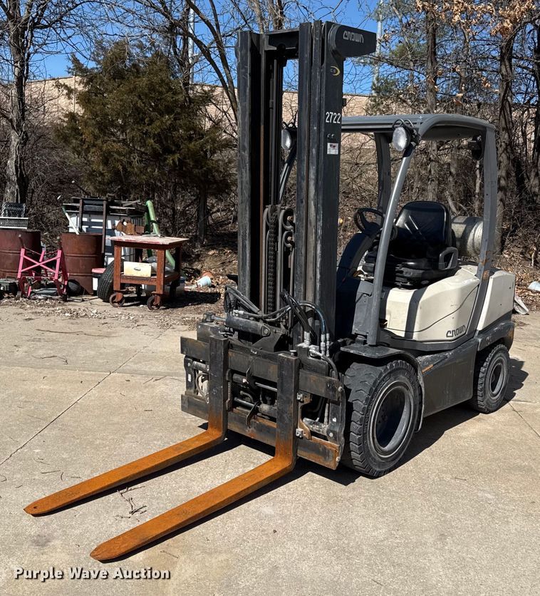 image for item DZ3996 2012 Crown 100F-FPS-B049 forklift