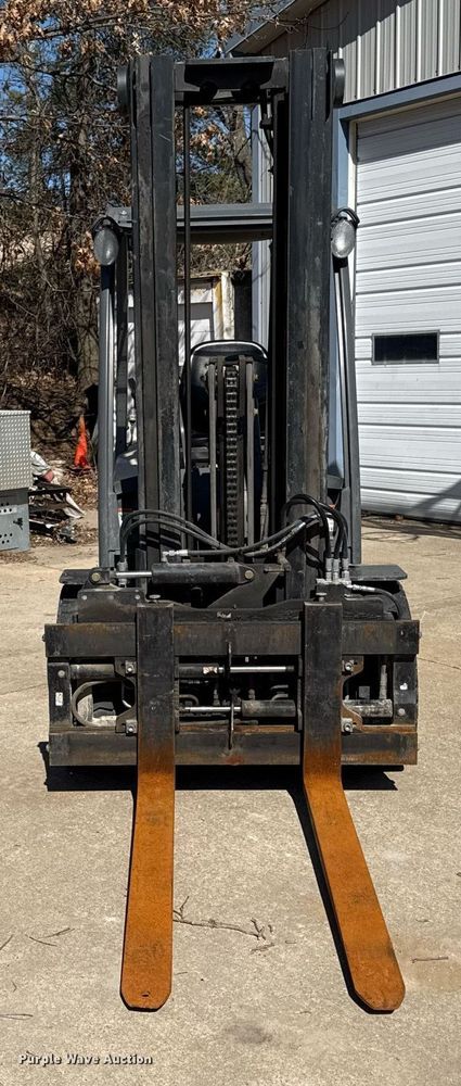 image for item DZ3996 2012 Crown 100F-FPS-B049 forklift