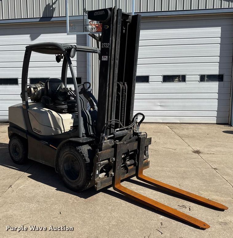 image for item DZ3996 2012 Crown 100F-FPS-B049 forklift