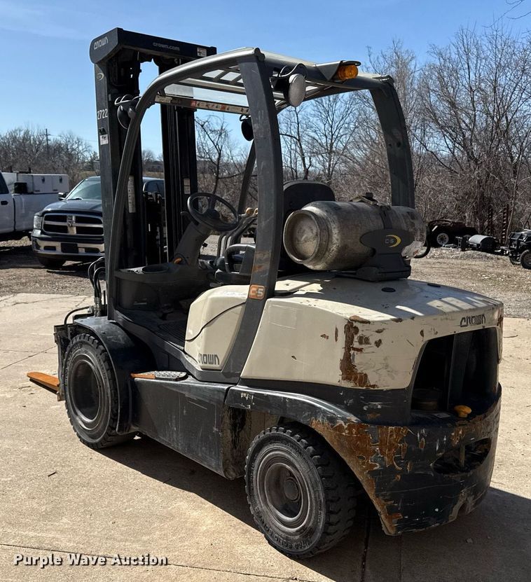 image for item DZ3996 2012 Crown 100F-FPS-B049 forklift