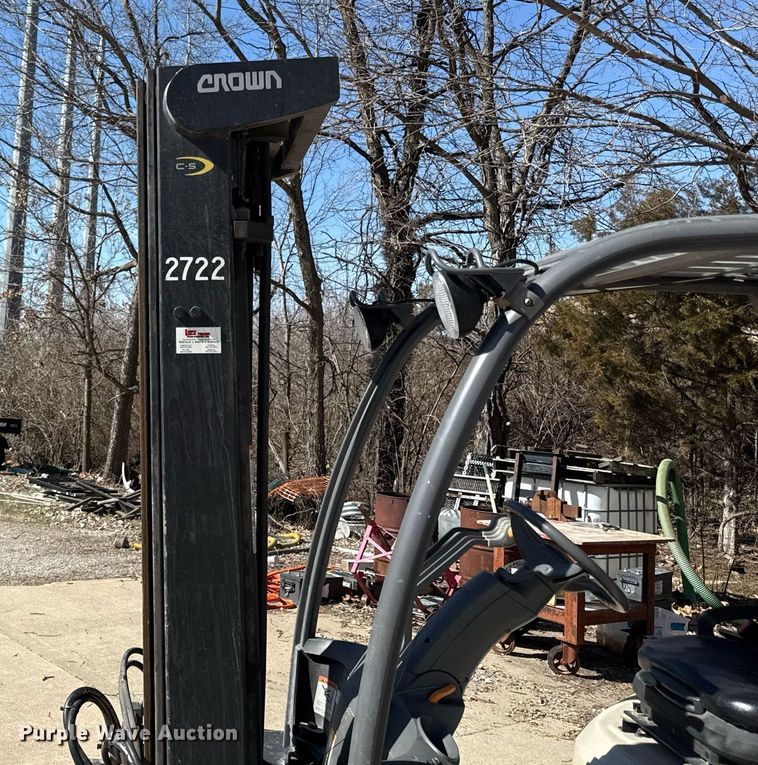 image for item DZ3996 2012 Crown 100F-FPS-B049 forklift