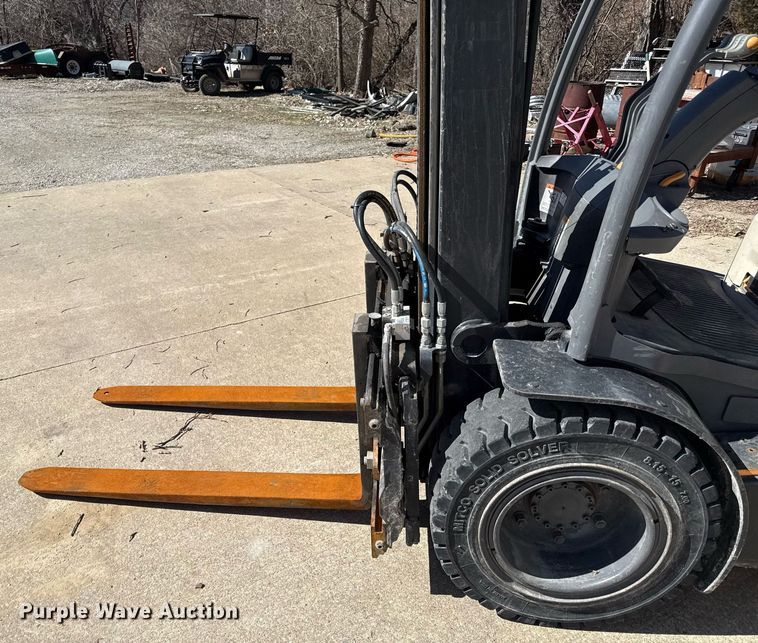 image for item DZ3996 2012 Crown 100F-FPS-B049 forklift