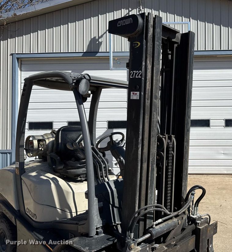 image for item DZ3996 2012 Crown 100F-FPS-B049 forklift
