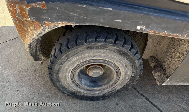 image for item DZ3996 2012 Crown 100F-FPS-B049 forklift