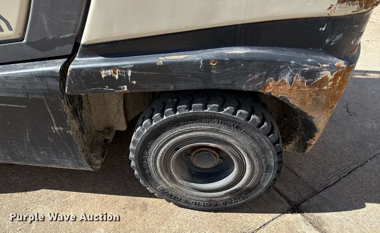 image for item DZ3996 2012 Crown 100F-FPS-B049 forklift