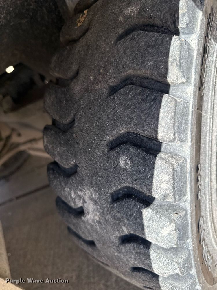 image for item DZ3996 2012 Crown 100F-FPS-B049 forklift