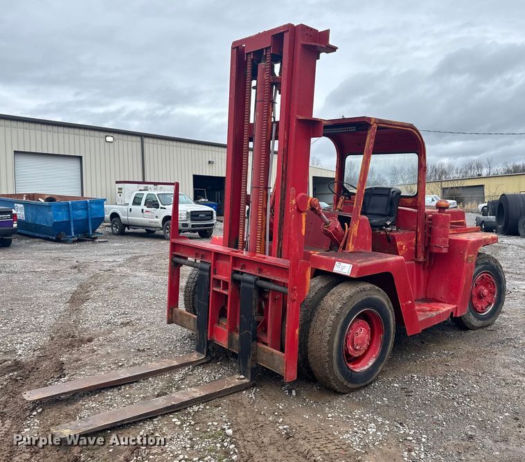 image for item EC3490 Clark CFY150B forklift